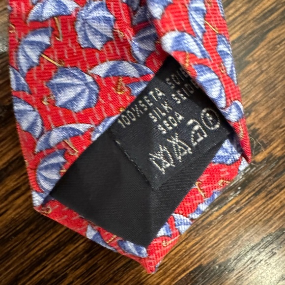 Burberry silk tie featuring umbrellas - Picture 9 of 9